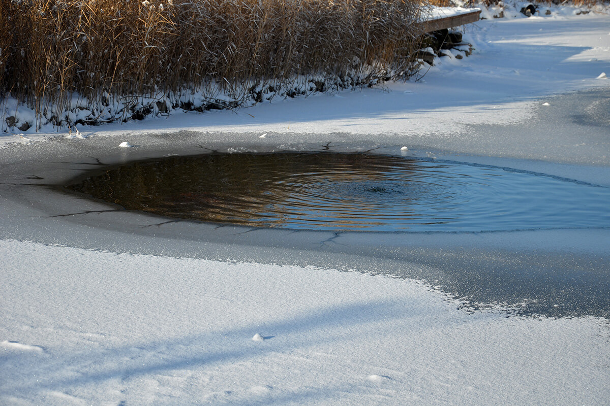 Aeration system in ice covered pond